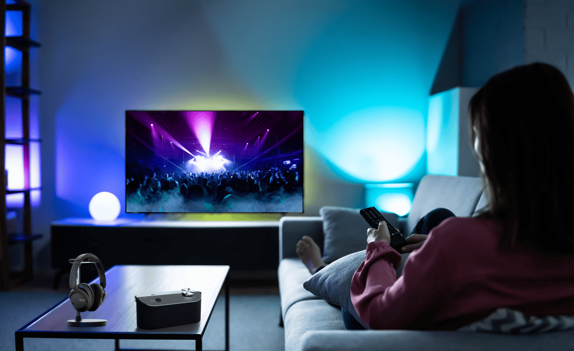 Anwendungsbereiche: Konzert im TV, bel-sono und Kopfhörer auf Couchtisch